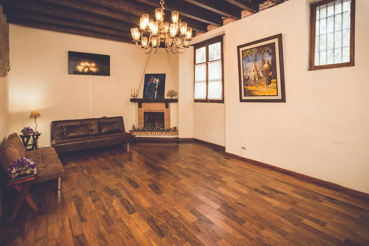 Hotel Casa De Las Mascaras Антигуа-Гватемала