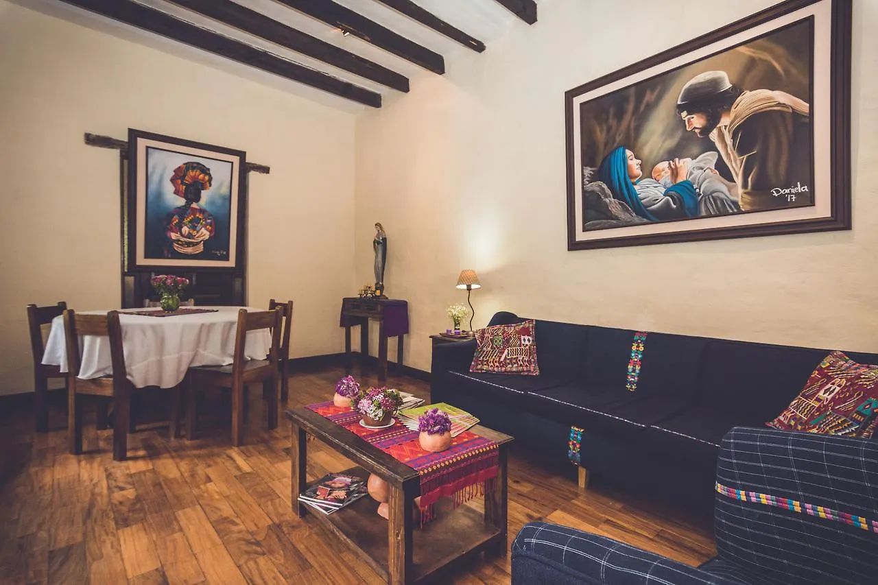 Hotel Casa De Las Mascaras Антигуа-Гватемала 3*,